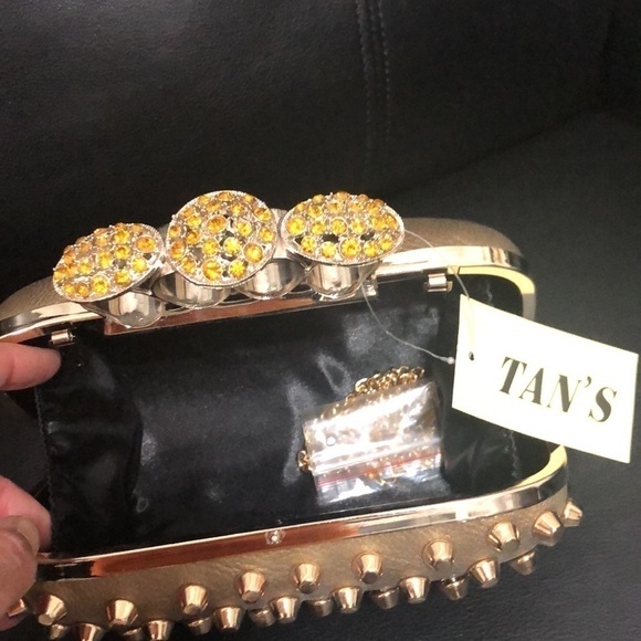 Skulls knuckles ring handles, rhinestone spikes studded clutch. - Picture 4 of 8